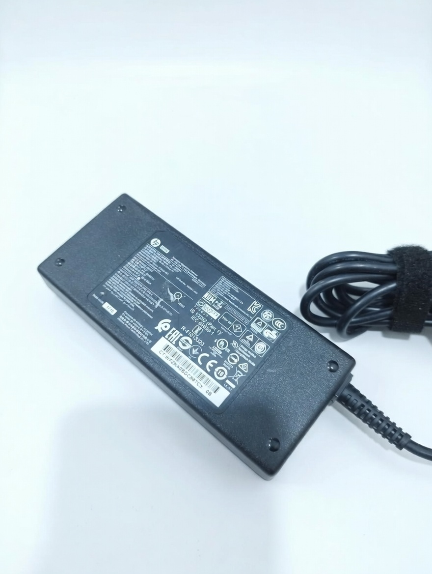 آداپتور استوک اچ پی HP 90W 19.5V 1.4A آداپتور استوک اچ پی HP 90W 19.5V 1.4A